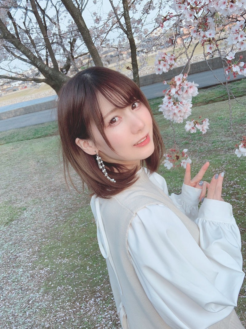 けん研(けんけん) – NO.028 Fantia-2021年4月合集[134P2V]-XikXak